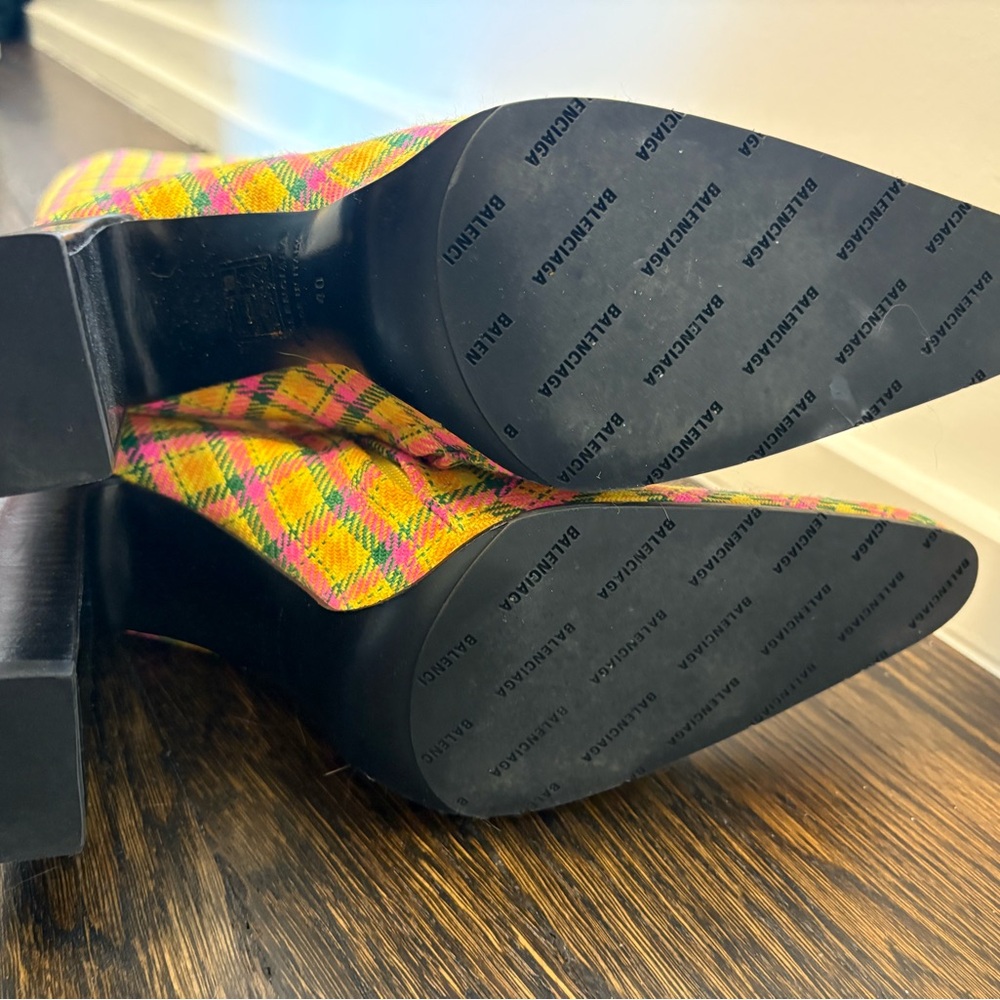 Balenciaga 2018 Plaid Heeled Boots - Picture 4 of 4